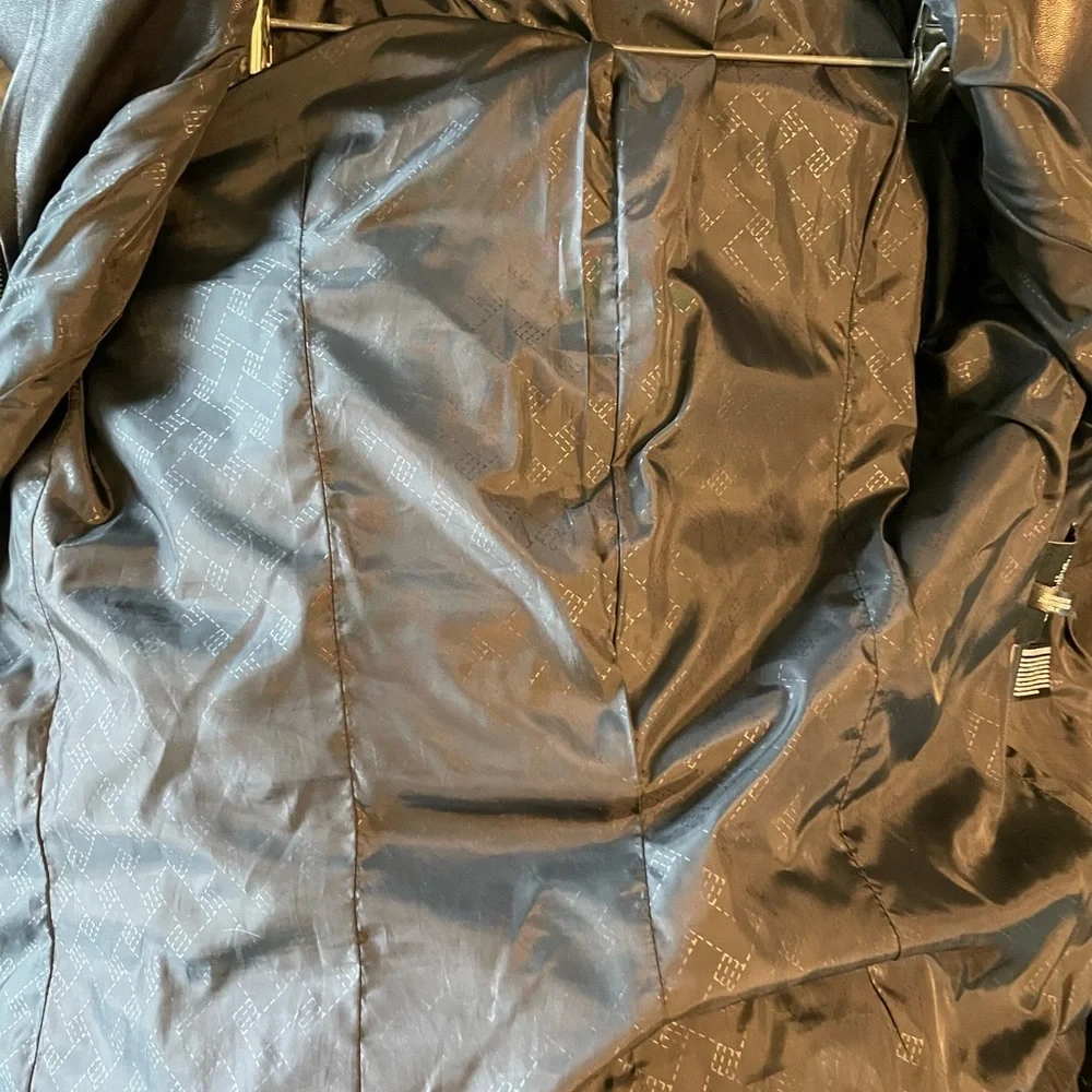 COLE HAAN Women’s leather/lamb skin jacket - Picture 9 of 13